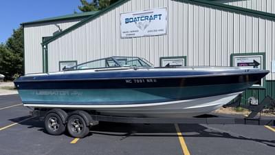BOATZON | Four Winns LIBERATOR 211 1988