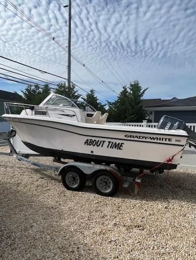 BOATZON | 2000 GradyWhite Adventure 208