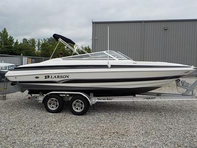 BOATZON | 2006 Larson LXI 228
