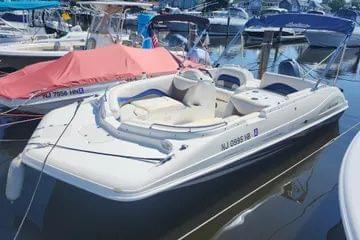 BOATZON | 2009 Hurricane SunDeck 2000 OB
