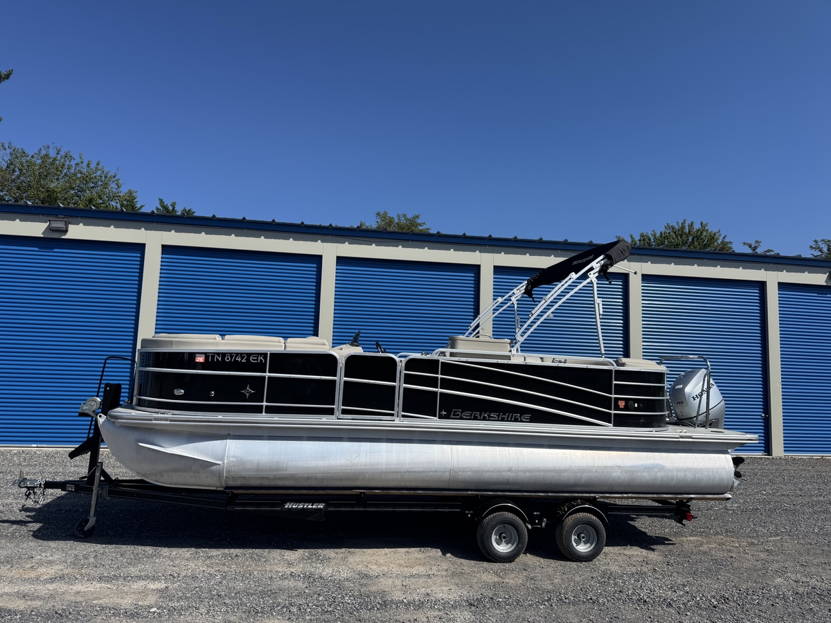 Berkshire Pontoons STS Entertainment Series 23E 20 2016