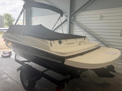 BOATZON | 2018 Bayliner 185BR