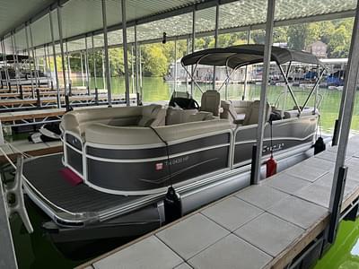BOATZON | 2021 Premier Sunspree 220
