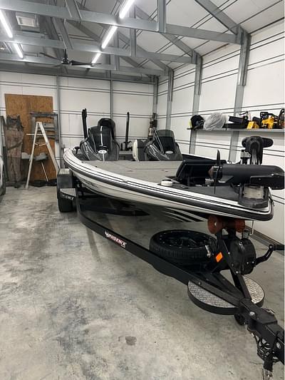 BOATZON | 2022 Phoenix Boats 920 Elite