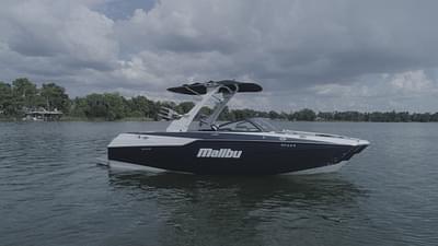 BOATZON | 2023 Malibu Boats M220