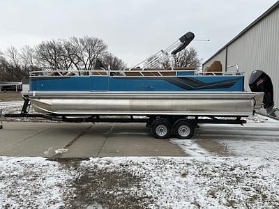BOATZON | 2024 Avalon VENTURE 85 CENTER CONSOLE FISH BOATZON | 2024 Avalon VENTURE 85 CENTER CONSOLE FISH