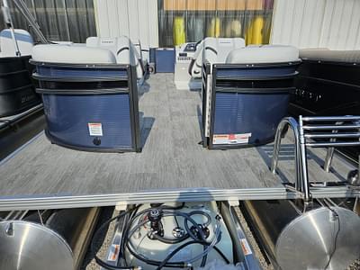 BOATZON | 2024 Crest Pontoons Classic LX 220 SLC CPT