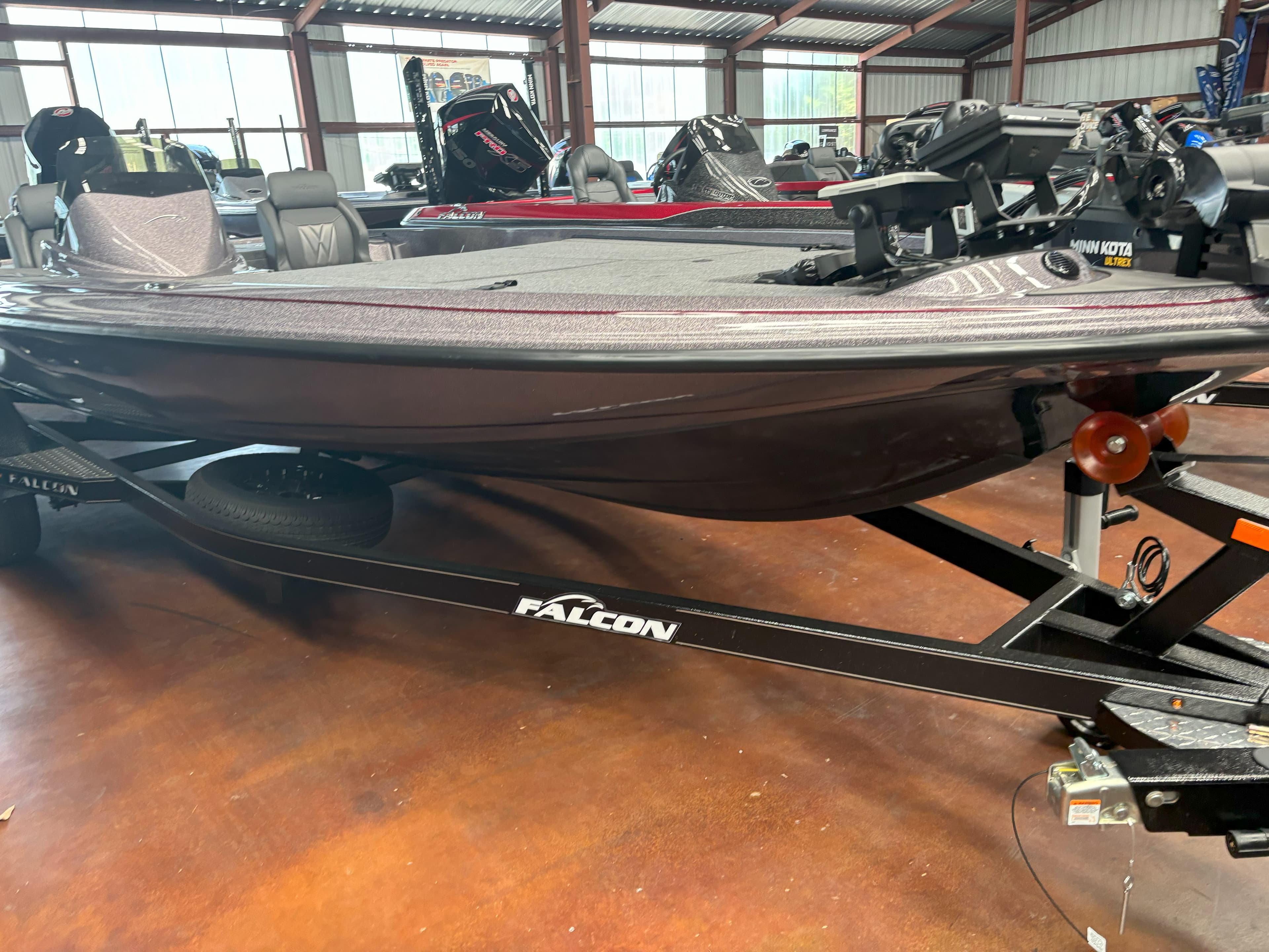 Falcon F215 2024