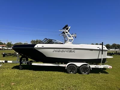 BOATZON | 2024 Moomba MAX BOATZON | 2024 Moomba MAX