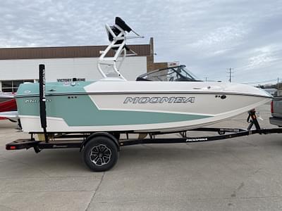 BOATZON | 2024 Moomba Mondo BOATZON | 2024 Moomba Mondo