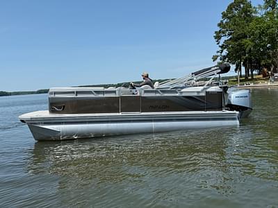 BOATZON | 2025 Avalon 2185 25 Venture CR