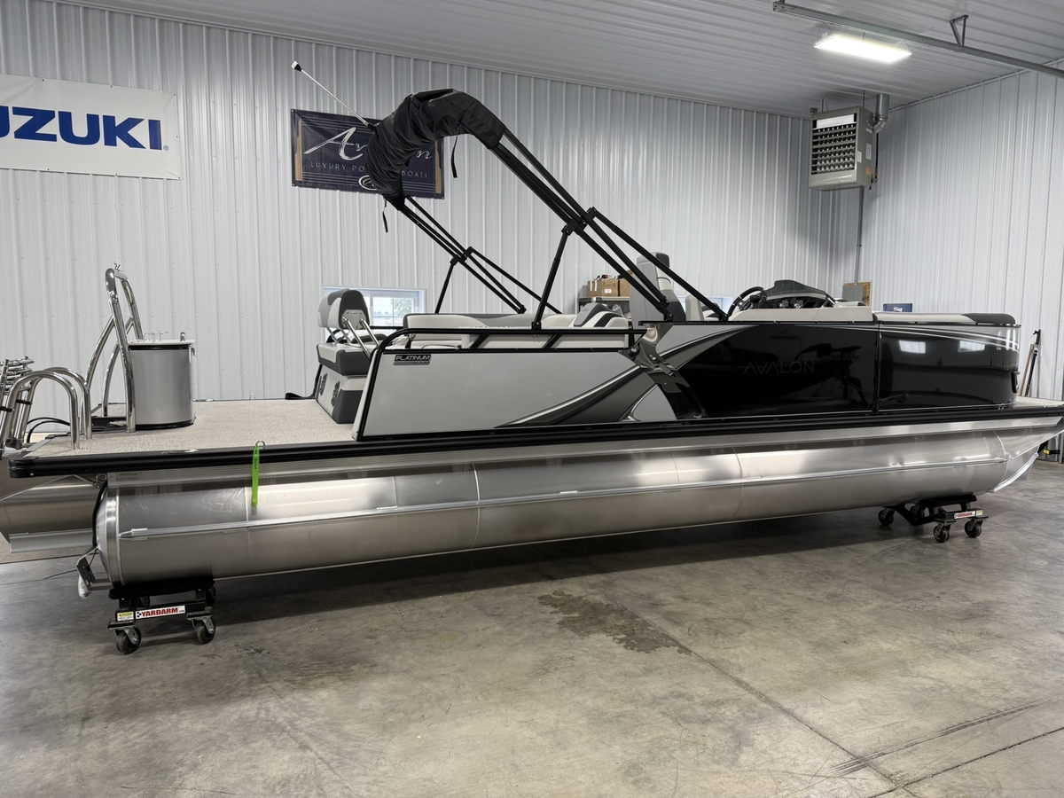 2025 Avalon Avalon LSZ CRUISE REAR BENCH 2025 - Sold Boat