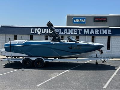 BOATZON | 2025 Axis Wake Research A Series A245