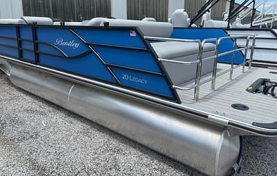 BOATZON | 2025 Bentley Pontoons Legacy 203 Swingback
