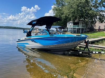 BOATZON | 2025 Centurion Ri230