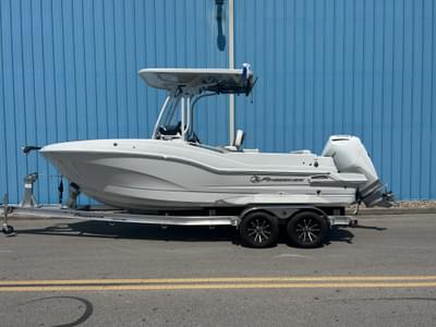 BOATZON | 2025 Crownline 220 CC BOATZON | 2025 Crownline 220 CC