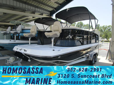 BOATZON | 2025 Hurricane FunDeck OB FD 2260 REF OB