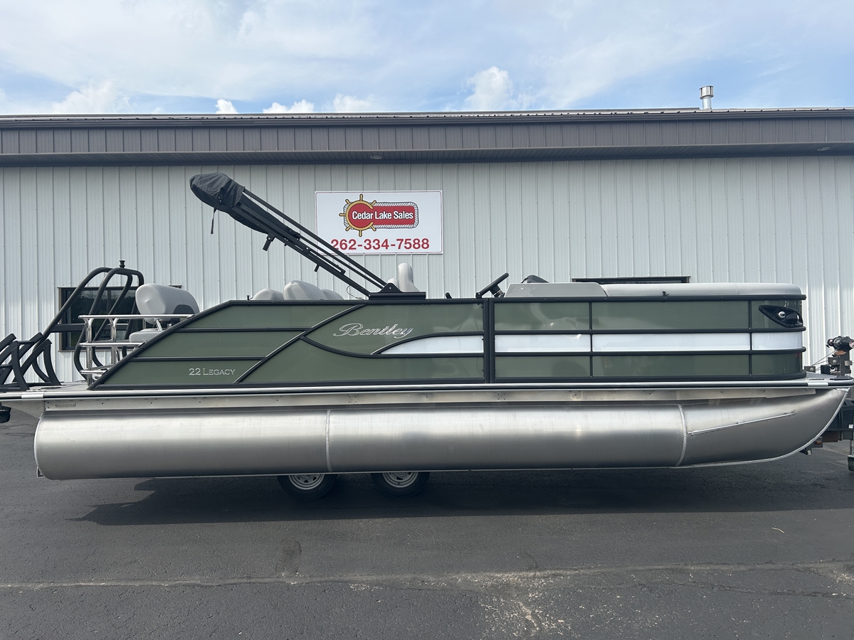 2026 Bentley Pontoons Bentley Pontoons 220 LEGACY QSB 2026 - Sold Boat