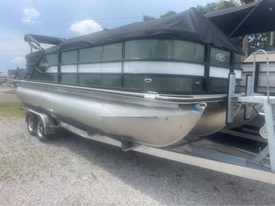 BOATZON | 2026 Bentley Pontoons Legacy 223 Navigator