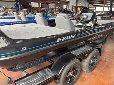 BOATZON | 2026 Falcon F205