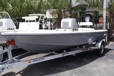 BOATZON | 2026 Hewes Redfisher 18