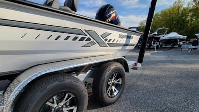 BOATZON | 2026 Xpress H18C Crappie w Yamaha Vmax 115 SHO On order ETA October