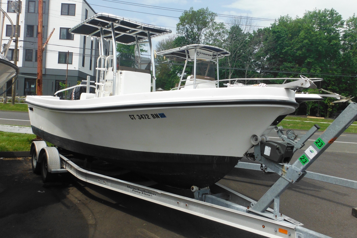 2006  23 DC BROWN CUSTOM CC - Sold Boat