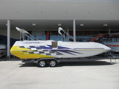 BOATZON | ADVANTAGE BOATS PARTY CAT 28 XL DECKBOAT 2000