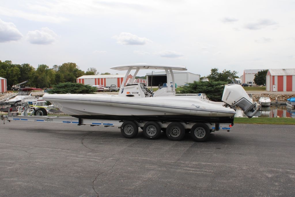 2020 Airship 340 - Sold Boat