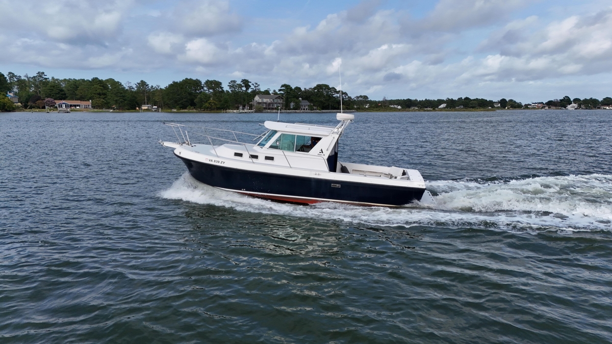 1998 Albin 28 Tournament Express - Sold Boat