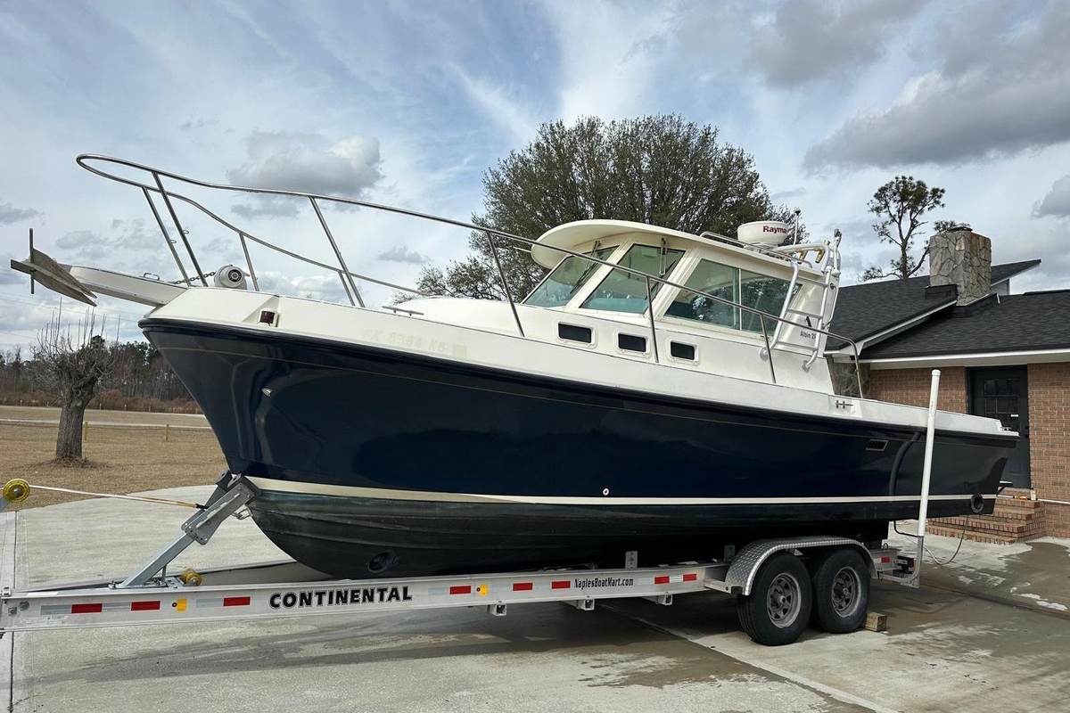 2000 Albin 28 Tournament Express - Sold Boat