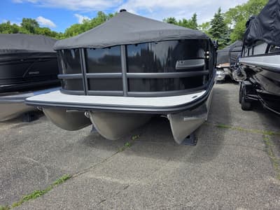 BOATZON | Alera M23Q w Merc 200 2026