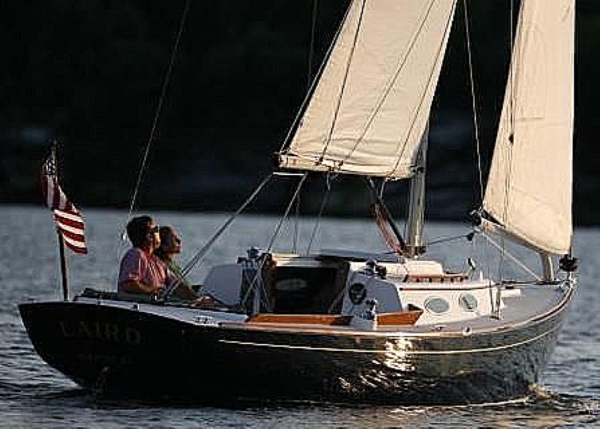 2016 Alerion Express 28 - Sold Boat