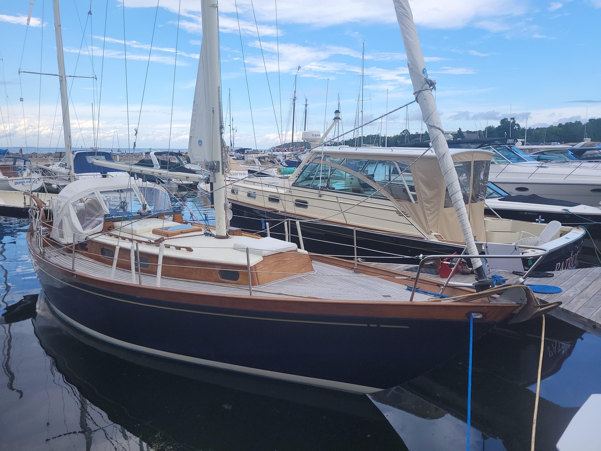 1969 Allied Seabreeze 35 - Sold Boat