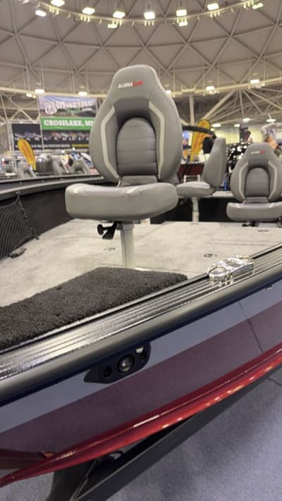 BOATZON | Alumacraft Competitor 185X Tiller 2026 BOATZON | Alumacraft Competitor 185X Tiller 2026