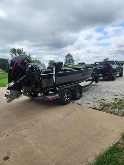 BOATZON | Alumacraft Competitor Shadow 205 Tiller 2022