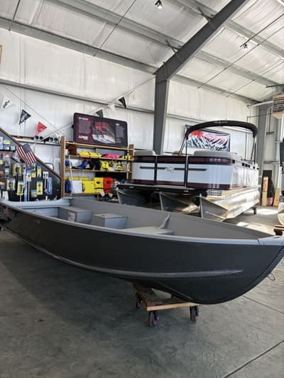 BOATZON | Alumacraft V16 Tiller 2026