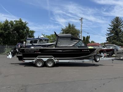 BOATZON | Alumaweld Intruder Hard Top 22 2019