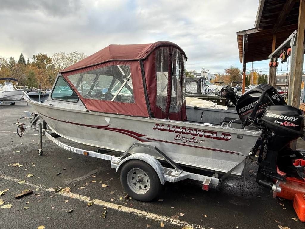 2001 Alumaweld Stryker 17 - Sold Boat