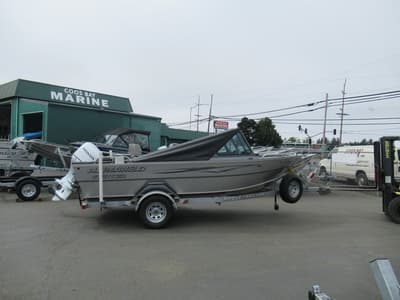 BOATZON | Alumaweld Stryker Sport 18 ft 2016
