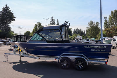 BOATZON | Alumaweld Stryker Sport 220 2026