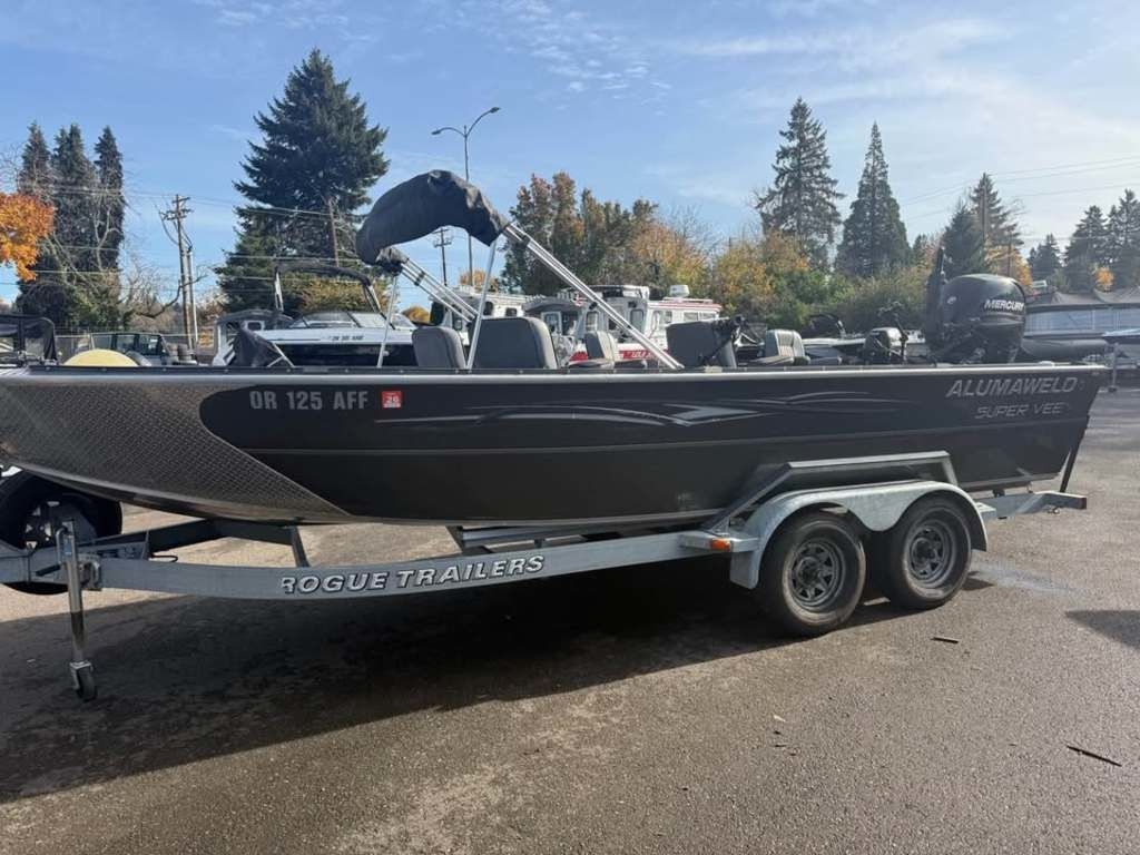 2015 Alumaweld Super Vee Pro 21 - Sold Boat