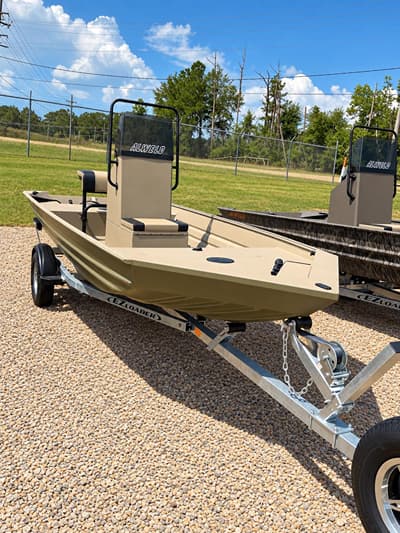 BOATZON | Alweld 1756VV Marsh Center Console 2027 BOATZON | Alweld 1756VV Marsh Center Console 2027