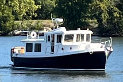 BOATZON | American Tug 34 Pilothouse Trawler 2010