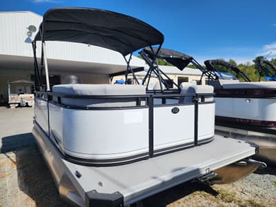BOATZON | Angler Qwest 7515 Leisure Qwest Cruise 2026