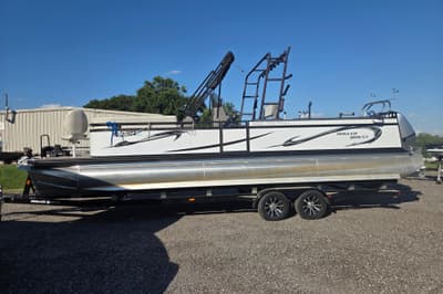BOATZON | Angler Qwest 8526 Pro Troll 2024 BOATZON | Angler Qwest 8526 Pro Troll 2024