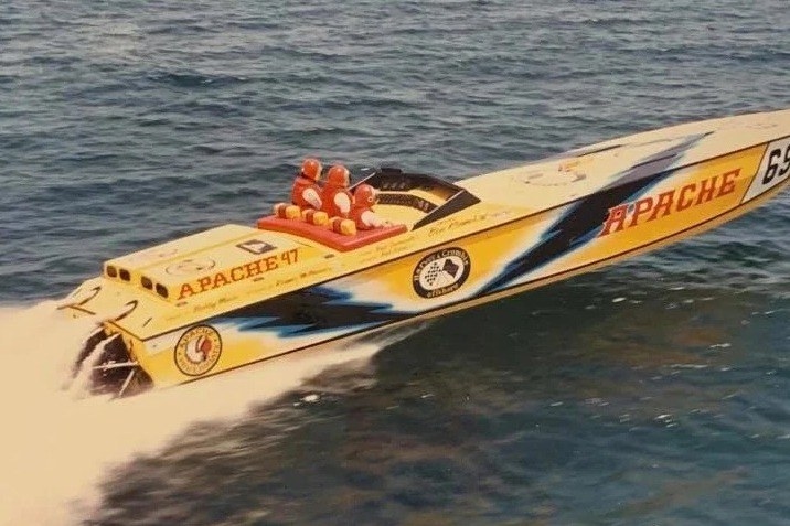 1987 Apache Apache 47 - Sold Boat