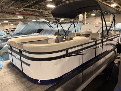 BOATZON | Qwest Pontoons 824 EClass RLS Triple Tube LT 2023