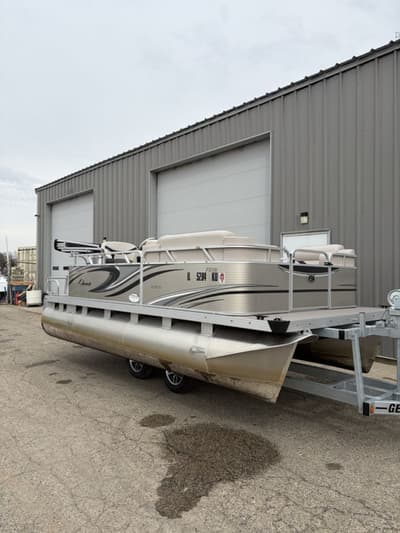 BOATZON | Apex Marine Quest Edge 7516 2016