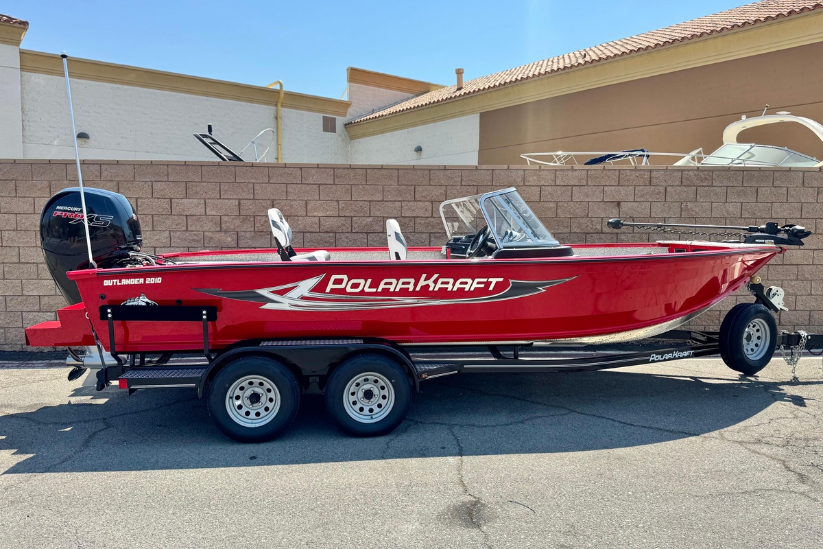 2024 Apex Outlander V2010 - Sold Boat